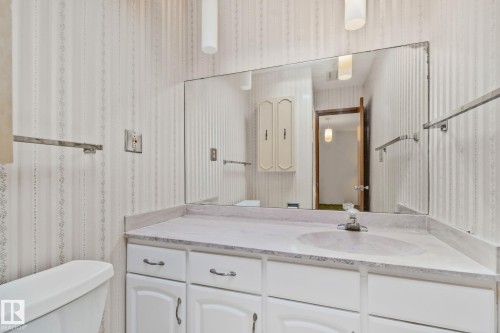 10904 40A Avenue, Edmonton, AB 