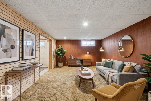 10904 40A Avenue, Edmonton, AB 