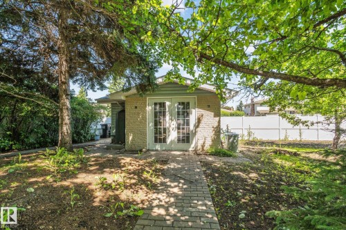 10904 40A Avenue, Edmonton, AB 