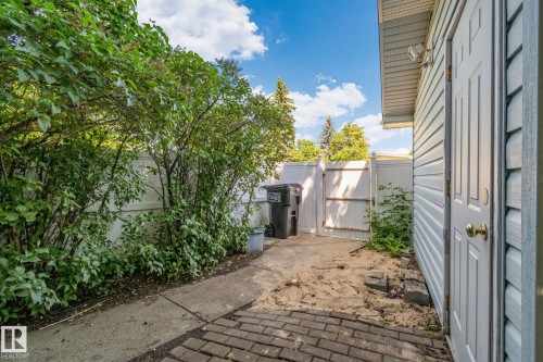 10904 40A Avenue, Edmonton, AB 