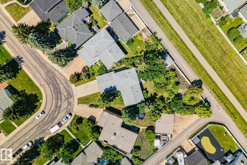 10904 40A Avenue, Edmonton, AB 