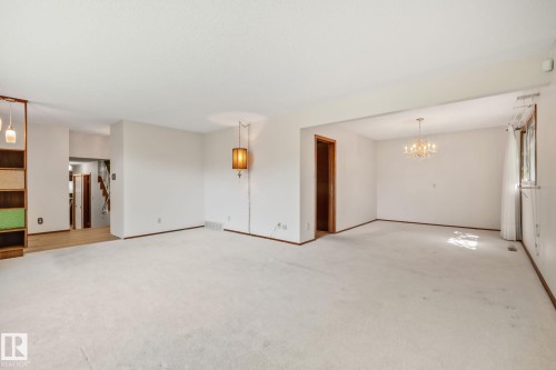 10904 40A Avenue, Edmonton, AB 