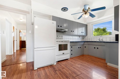 12823 88 Street Nw, Edmonton, AB - Indoor Photo Showing Kitchen