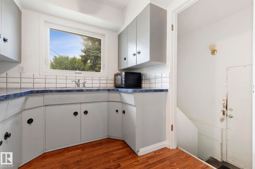 12823 88 Street Nw, Edmonton, AB - Indoor Photo Showing Kitchen