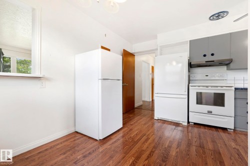 12823 88 Street Nw, Edmonton, AB - Indoor Photo Showing Kitchen