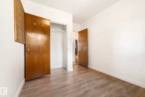 12823 88 Street Nw, Edmonton, AB - Indoor Photo Showing Other Room