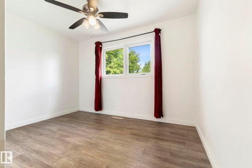 12823 88 Street Nw, Edmonton, AB - Indoor Photo Showing Other Room