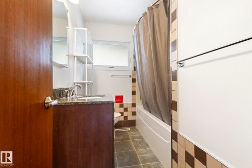 12823 88 Street Nw, Edmonton, AB - Indoor