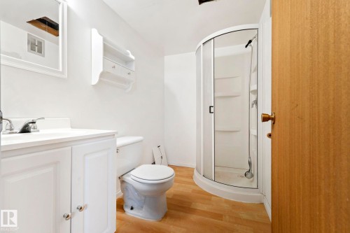 12823 88 Street Nw, Edmonton, AB - Indoor Photo Showing Bathroom
