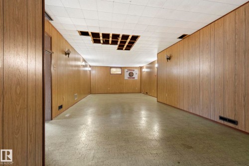 12823 88 Street Nw, Edmonton, AB - Indoor Photo Showing Other Room