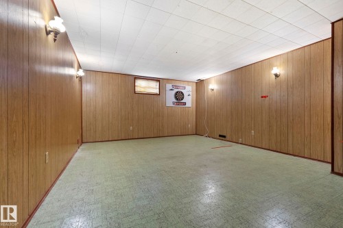 12823 88 Street Nw, Edmonton, AB - Indoor