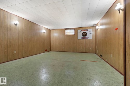 12823 88 Street Nw, Edmonton, AB - Indoor