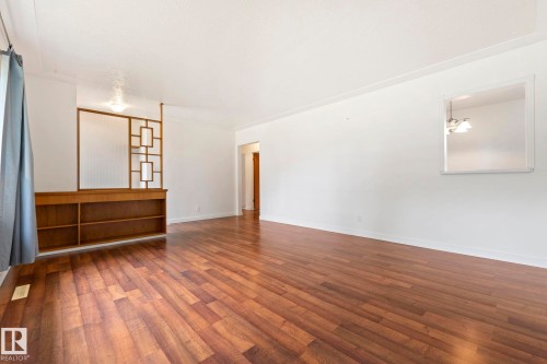 12823 88 Street Nw, Edmonton, AB - Indoor Photo Showing Other Room