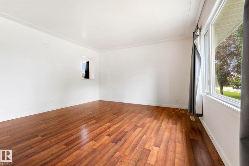12823 88 Street Nw, Edmonton, AB - Indoor Photo Showing Other Room