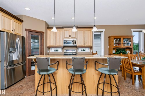 9505 107 Avenue, Morinville, AB - Indoor Photo Showing Kitchen With Upgraded Kitchen
