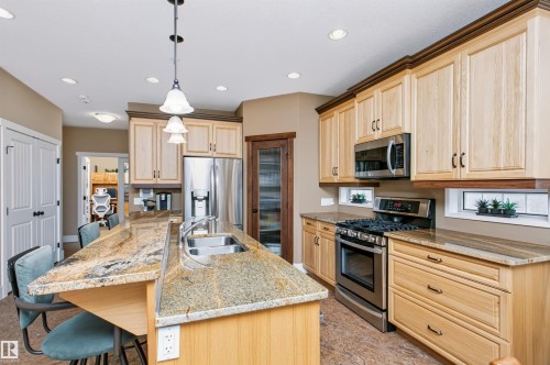 9505 107 Avenue, Morinville, AB - Indoor Photo Showing Kitchen With Double Sink With Upgraded Kitchen