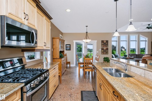 9505 107 Avenue, Morinville, AB - Indoor Photo Showing Kitchen With Double Sink With Upgraded Kitchen