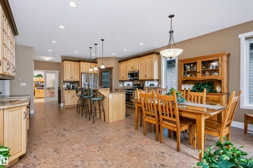 9505 107 Avenue, Morinville, AB - Indoor
