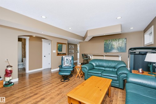 9505 107 Avenue, Morinville, AB - Indoor Photo Showing Living Room