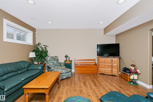 9505 107 Avenue, Morinville, AB - Indoor