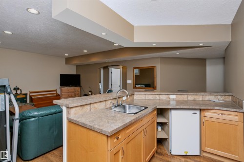 9505 107 Avenue, Morinville, AB - Indoor