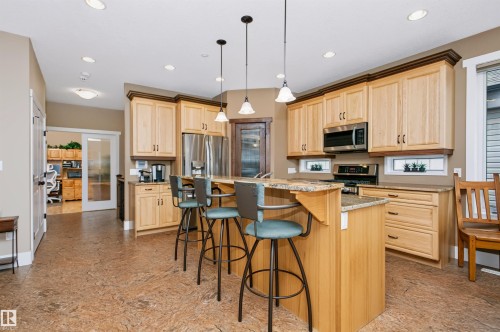 9505 107 Avenue, Morinville, AB - Indoor Photo Showing Kitchen With Upgraded Kitchen