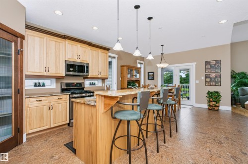 9505 107 Avenue, Morinville, AB - Indoor Photo Showing Kitchen