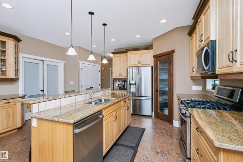 9505 107 Avenue, Morinville, AB - Indoor Photo Showing Kitchen With Double Sink With Upgraded Kitchen