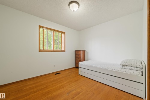 17219 113 Street, Edmonton, AB 