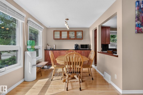Dining area - 31 Alpine Boulevard, St. Albert, AB 