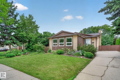 Front house - 31 Alpine Boulevard, St. Albert, AB 