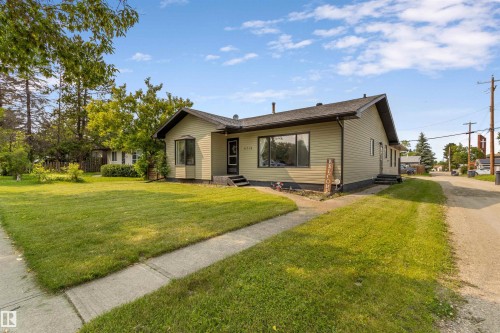 4712 49 Avenue, Drayton Valley, AB 