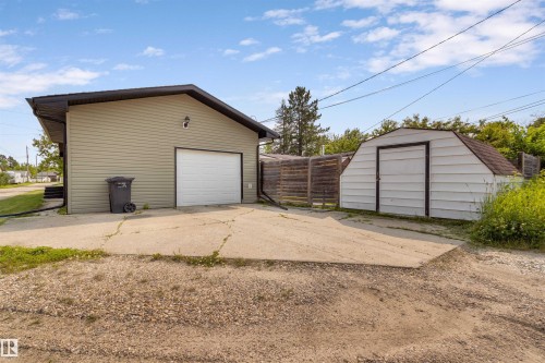 4712 49 Avenue, Drayton Valley, AB 