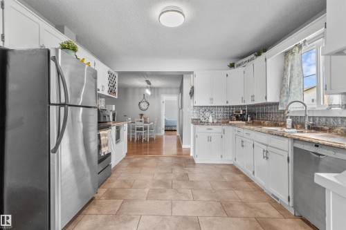 4712 49 Avenue, Drayton Valley, AB 
