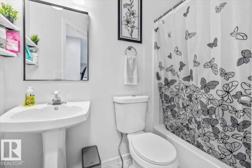 9916 93 Street, Fort Saskatchewan, AB - Indoor Photo Showing Bathroom