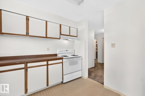 Kitchen - 806 10545 Saskatchewan Drive, Edmonton, AB 