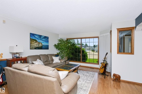 4444 30 Street, Edmonton, AB 