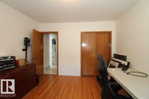 10320 79 Street Nw, Edmonton, AB - Indoor Photo Showing Office
