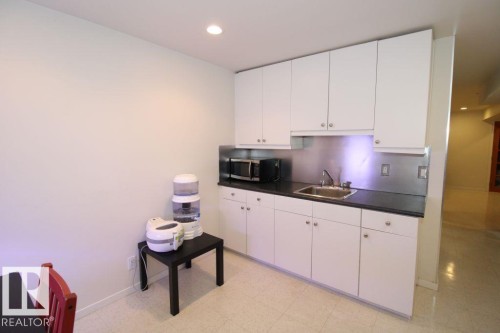 10320 79 Street Nw, Edmonton, AB - Indoor Photo Showing Other Room