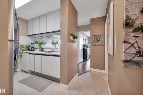 1402 9835 113 Street, Edmonton, AB 