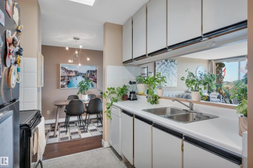 1402 9835 113 Street, Edmonton, AB 