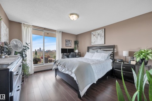 1402 9835 113 Street, Edmonton, AB 