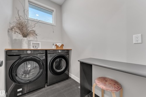 3722 Kidd Crescent, Edmonton, AB 