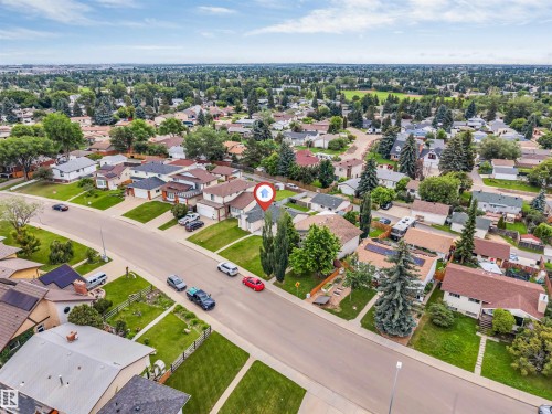 Residential neighborhood featuring established homes and mature trees - 193 Woodvale Road W, Edmonton, AB 