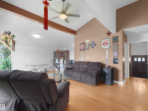 9256 75 Street, Edmonton, AB 
