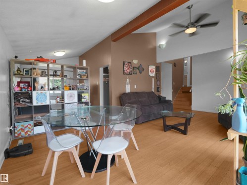 9256 75 Street, Edmonton, AB 