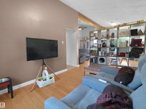 9256 75 Street, Edmonton, AB 