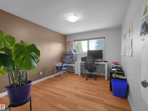 9256 75 Street, Edmonton, AB 