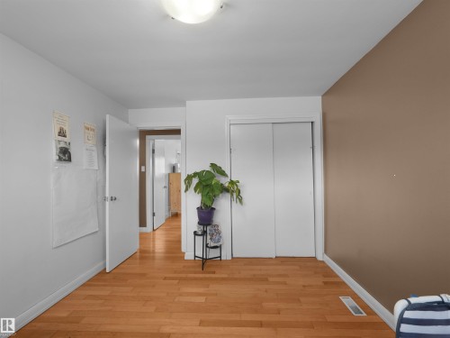 9256 75 Street, Edmonton, AB 