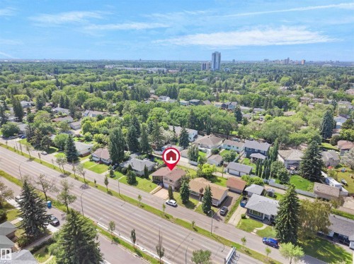 9256 75 Street, Edmonton, AB 